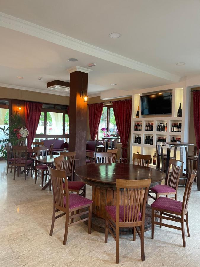 Divino Bistrot E Relais Hotel Lenola Exterior foto